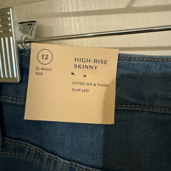 Size 12  high rise skinny jeans. 31” waist - Picture 5 of 6